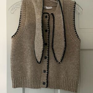 Zara Beige Knit Vest with Black Trim
